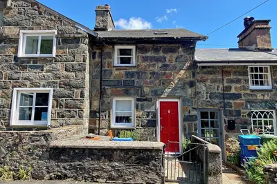 Image de Riverbank Cottage, pet friendly, with open fire in Beddgelert