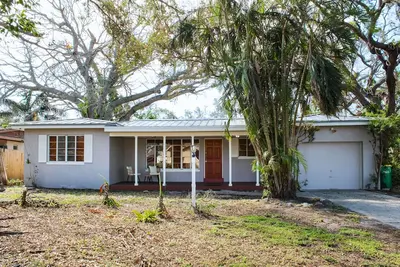 Image de Charming dog friendly home with central location & outdoor patio
