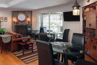 Image de Comfortable Suite w/ Full Kitchen, Close to Miners Ravine Nature Reserve!