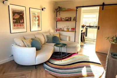 Image de Stylish, Cosy & Peaceful Cheltenham Home