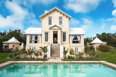 Image de Locust Hall - Historic Farmhouse in Private Garden Setting