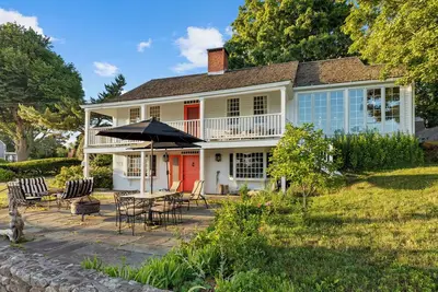 Image de Waterside retreat! 4br/3ba with private dock/views