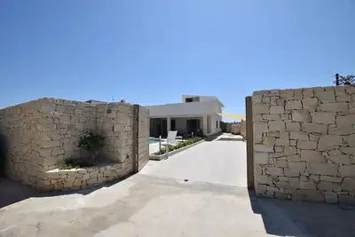 Image de Priziúsa - vacation home with swimming pool near the sea