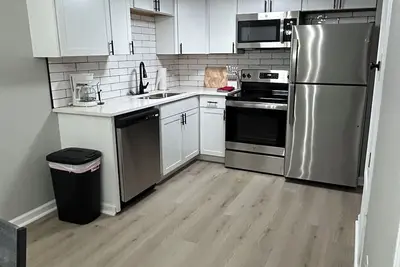 Image de Cozy Coastal Retreat - 3br Townhome in Pensacola - Near Beaches & Downtown