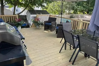 Image de Townhouse Close to Downtown Newport & Beaches