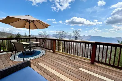 Image de Mountain Views + Walk to Overlook Barn, Slopes, Fred's & White Wolf!