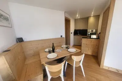 Image de À 30m des pistes de ski, 5ème étage, balcon, parking, télévision, casier à ski, 35m², Montgenèvre
