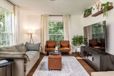 Image de Comfy Duplex w/ 2 Kings+Sofa Bed