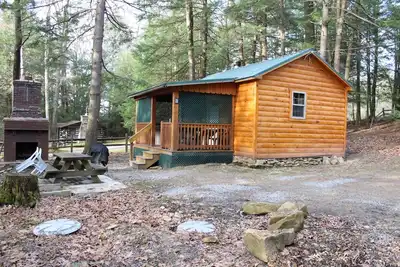 Image de Quaint Couples Cabin ~ No Pets