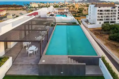 Image de New Luxe Condo steps from Medano Beach!