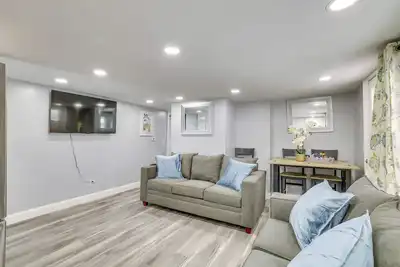 Image de Renovated Retreat in Downtown Waterbury!