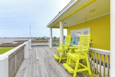 Image de Walk to Beach: Bayfront Gilchrist Getaway!