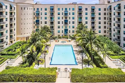 Image de Chic 2-bedroom apartment with Ac, WiFi in brilliant West Palm Beach