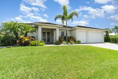 Image de Villa White Perl: Luxe Pool & Canal Access to Gulf