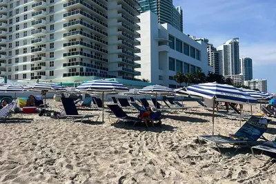 Image de Modern Beach Studio | Spectacular Views & 2 Queen Beds