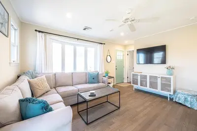 Image de Renovated 3-Bedroom Condo | Near Cape May Beach
