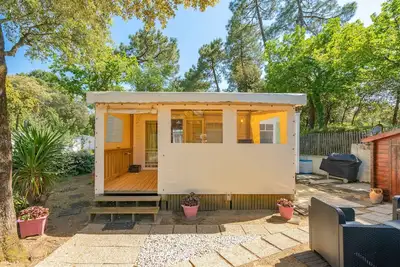Image de Mobil-Home Mh 25 Les Genêts – Détente à Ronce-les-Bains, Piscine Partagée, Terrasse & Jardin