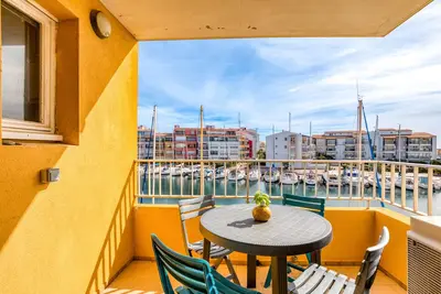 Image de Appartement 'Super Sur L Ile Des Pêcheurs' avec vue sur la mer, terrasse privée et climatisation