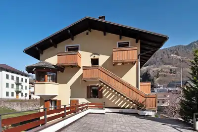 Image de Appartement \"Dolomiti\" avec vue sur les montagnes, balcon et Wi-Fi