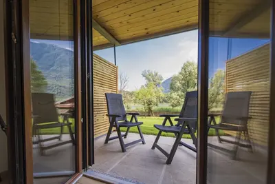 Image de Appartement de vacances \"7\" avec vue sur le lac, piscine partagée et Wi-Fi
