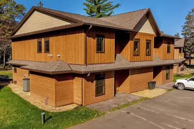 Image de Lakeview Home with Dock on the Whitefish Chain, Outdoor Pool, Pickleball & More