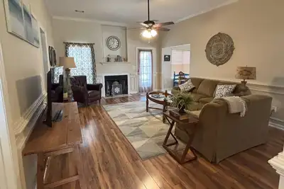 Image de Charming 3-bedroom house in welcoming Evans with Ac, WiFi, fitness equipment