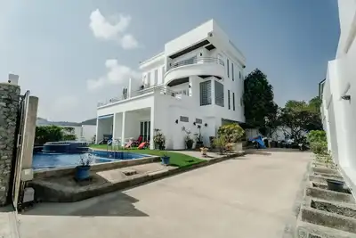 Image de Skyfall Private Pool Villa In Rawai