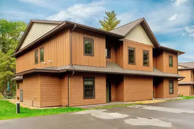 Image de Lakeview Home with Dock on the Whitefish Chain, Outdoor Pool, Pickleball & More