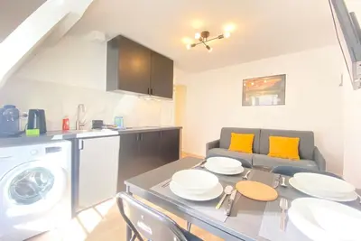 Image de GuestReady - Votre havre de paix en ville pour 2