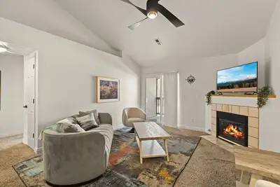 Image de Your Foothills Retreat | Dogs welcome | 30+ days