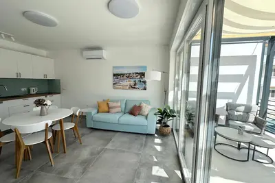 Image de Appartement de deux chambres avec la terrasse Nerezine, Losinj (A-23786-a)