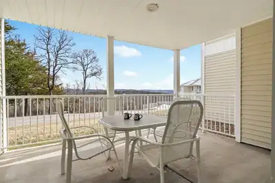 Image de Expansive Condo-Table Rock Access-Boat Slip-Outdoor Pool-Free Daily Tickets