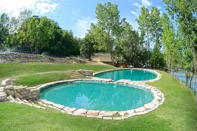 Image de Villa Fattorina Grande: A spacious and welcoming age-old estate surrounded by the greenery, with Free Wi-Fi.