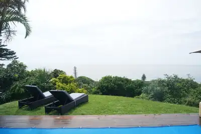 Image de Luxury 4-bedroom Sea-view villa in Blythedale Beach