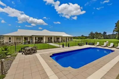 Image de Le Ranch 20 acres de style de vie agricole serein