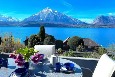 Image de SwissHut Stunning Views Alps & Lake - Apart. Herzog 24