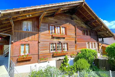 SwissHut Stunning Views Alps & Lake - Chalet Erli