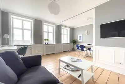Image de Stylish & Central Danish design apartment