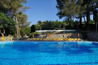 Image de Mobil-home Hilltop avec piscine