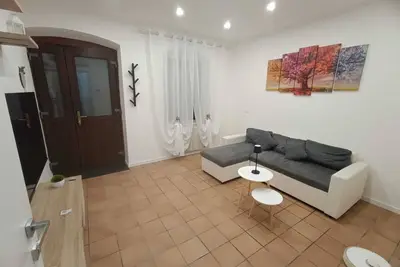 Byron's Holiday House (Ground Floor)