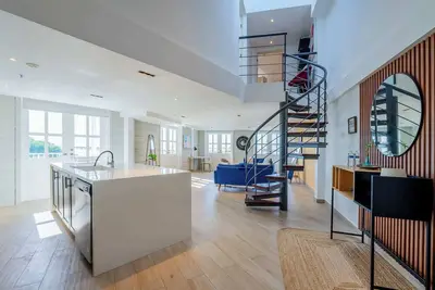 Image de w* | Energetic 2br with Balcony in Panama