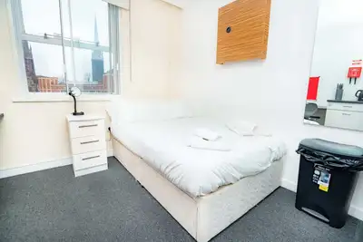 Image de Modern Central Coventry Budget Studio