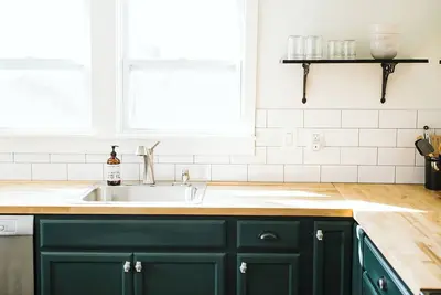 Image de Quill and Cask, comfy home steps from Journeyman.