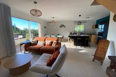 Image de Villa climatisée avec Wi-Fi et parking à Balaruc-les-Bains