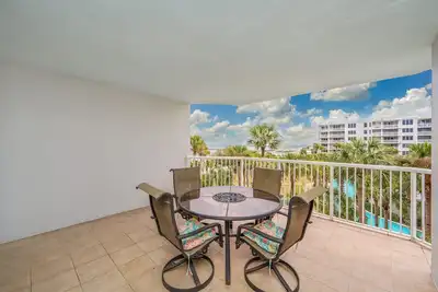 Image de Heron 406 | Bay & Lazy River Views | Spacious 3br Retreat w/ Balcony!