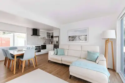 Image de Barefoot Retreat - Beach, shops and cinema