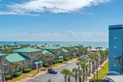 Image de V501 Modern Beachside Villa with Stunning Gulf Views & Private Balcony!
