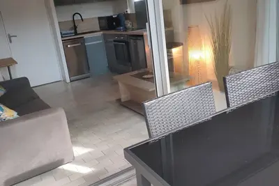 Image de Sanary-sur-Mer beau studio 4 Pers en Rez-de-jardin dans résidence avec Piscine