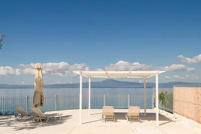 Image de Seafront Pouletis Family Sunset Gem with pool