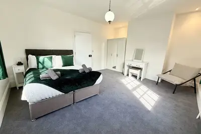 Maison-Large-Salle de bain privée séparée